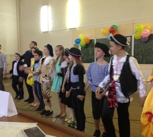 Kinderfest: инсценировка творческого коллектива гимназии № 14